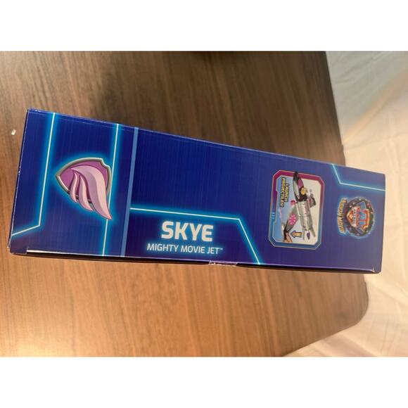 PAW Patrol The Mighty Movie Skye Mighty Movie Jet Lights, Sounds & Action toy - Picture 6 of 6